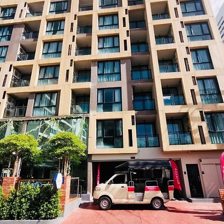 Ramada By Wyndham Bangkok Ten Ekamai Residences Екстериор снимка