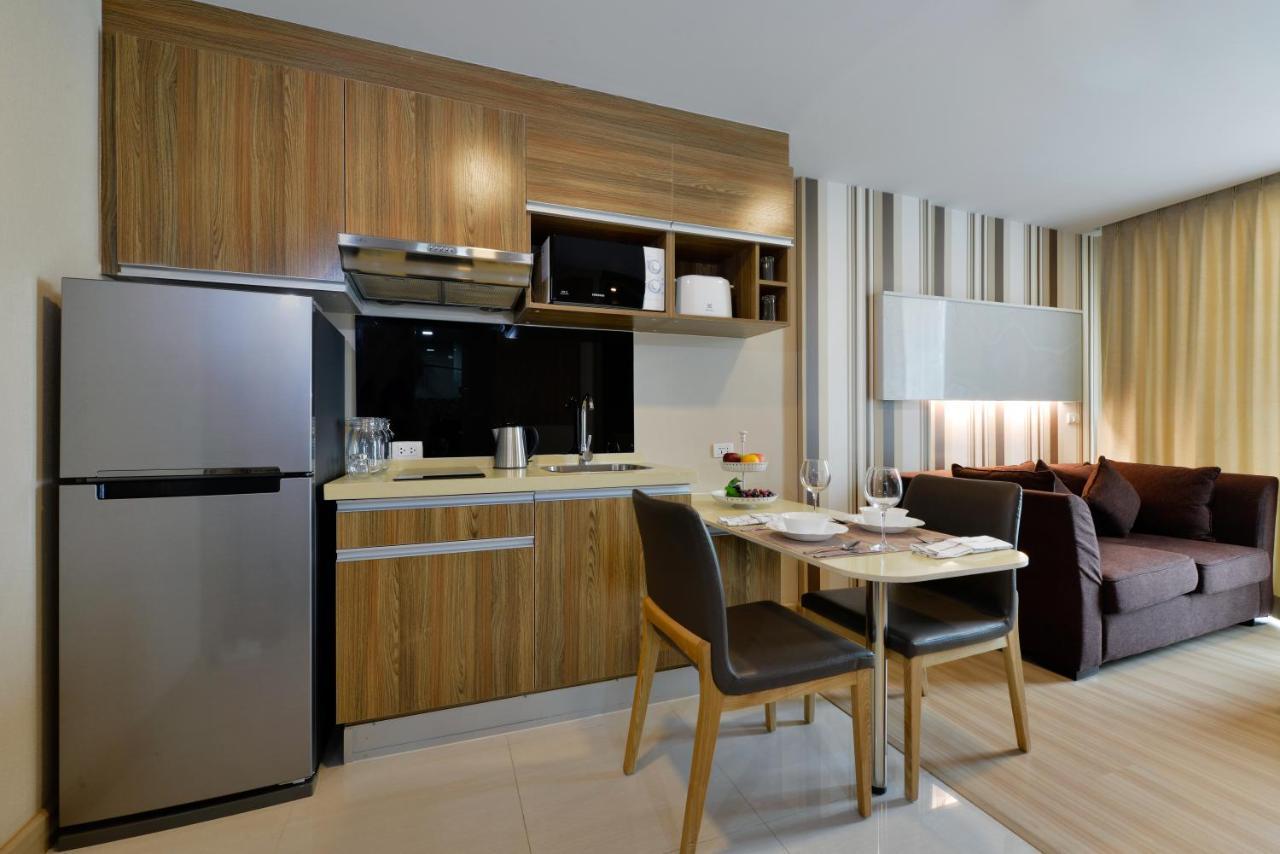 Ramada By Wyndham Bangkok Ten Ekamai Residences Екстериор снимка