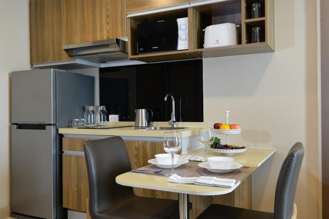 Ramada By Wyndham Bangkok Ten Ekamai Residences Екстериор снимка