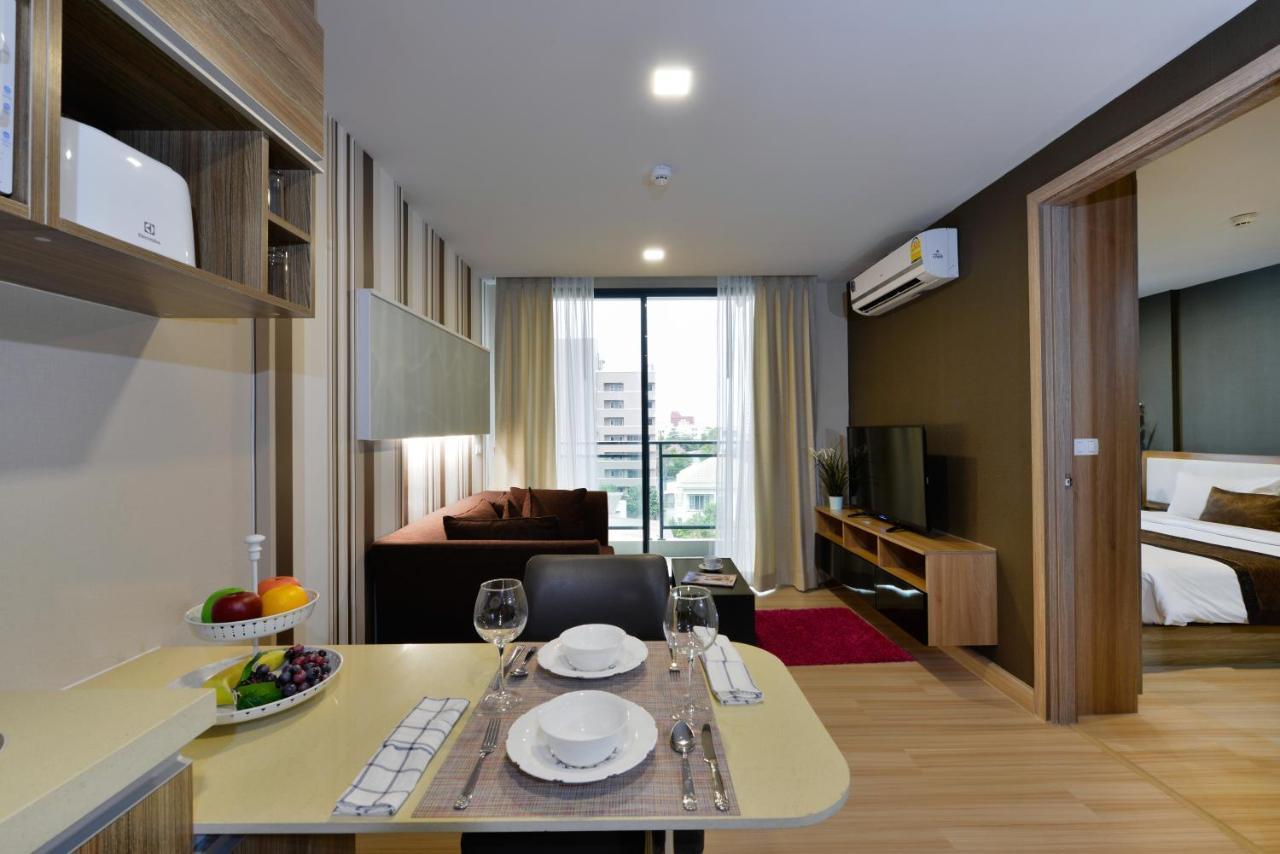 Ramada By Wyndham Bangkok Ten Ekamai Residences Екстериор снимка