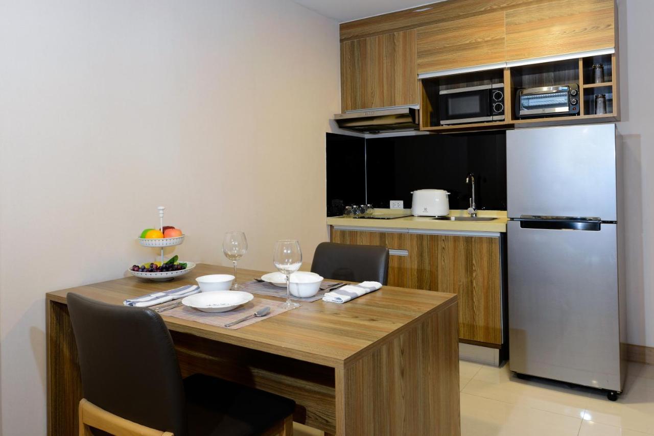 Ramada By Wyndham Bangkok Ten Ekamai Residences Екстериор снимка