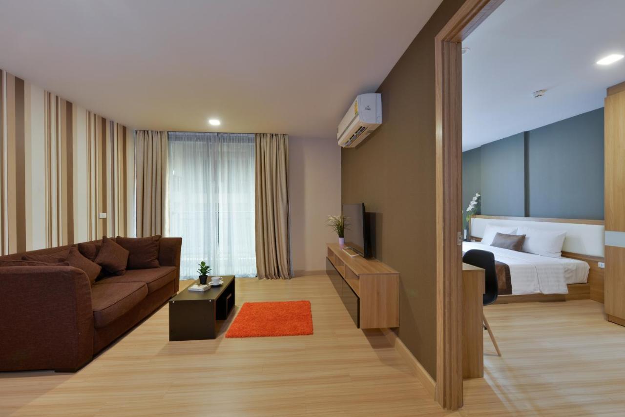 Ramada By Wyndham Bangkok Ten Ekamai Residences Екстериор снимка