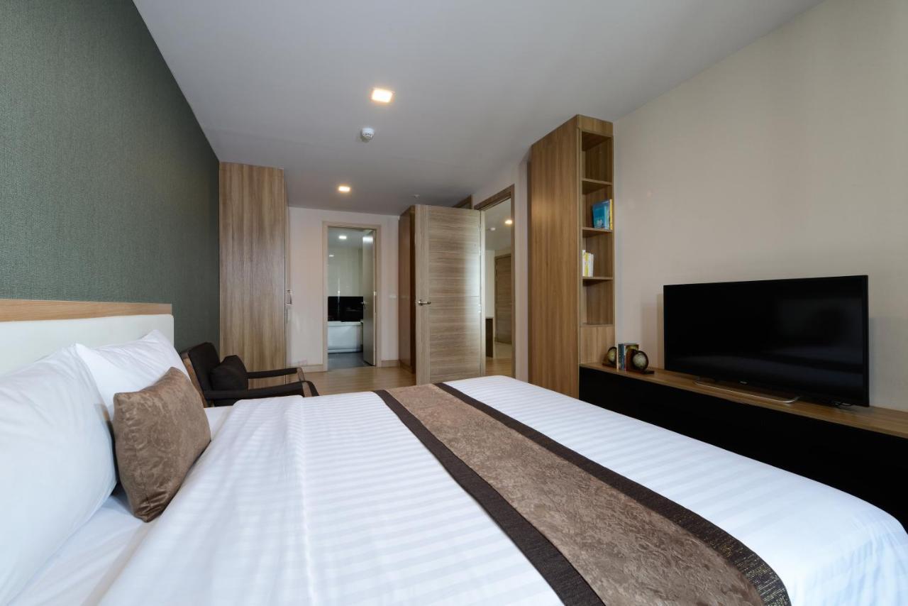 Ramada By Wyndham Bangkok Ten Ekamai Residences Екстериор снимка