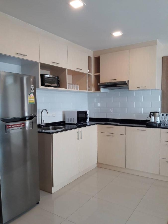 Ramada By Wyndham Bangkok Ten Ekamai Residences Екстериор снимка