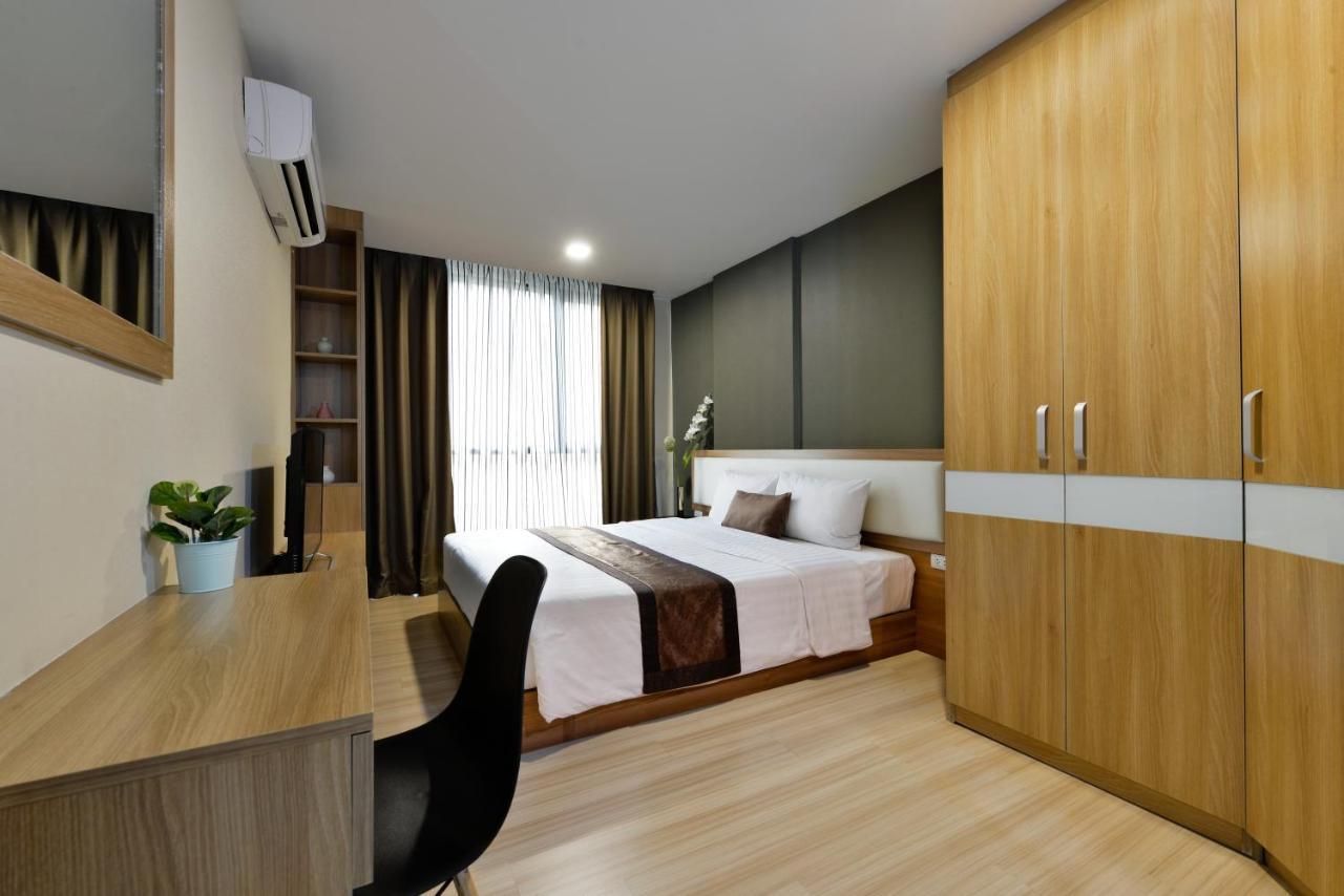 Ramada By Wyndham Bangkok Ten Ekamai Residences Екстериор снимка