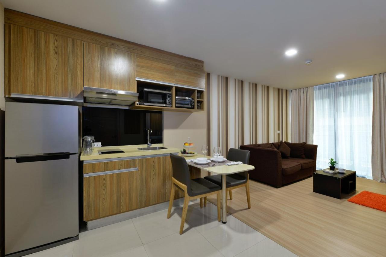 Ramada By Wyndham Bangkok Ten Ekamai Residences Екстериор снимка