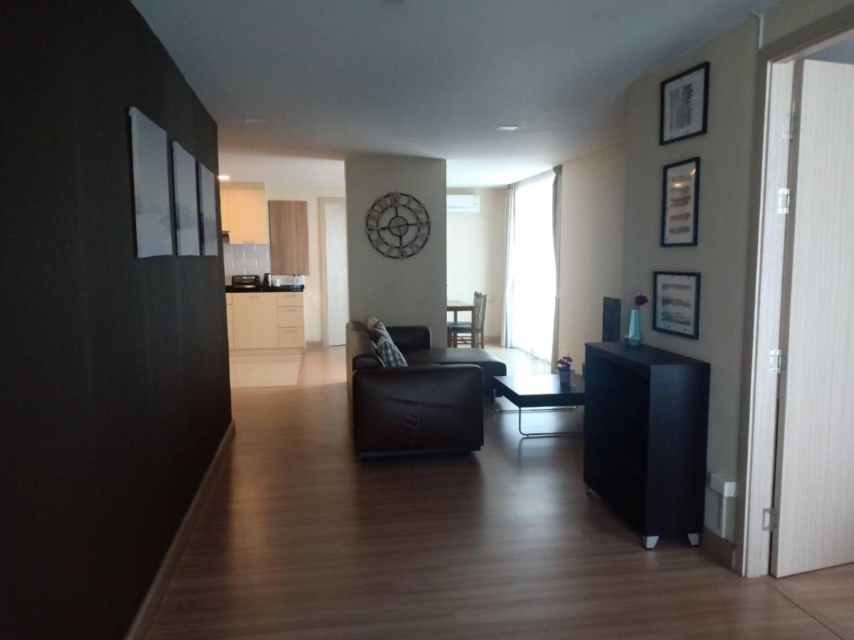 Ramada By Wyndham Bangkok Ten Ekamai Residences Екстериор снимка