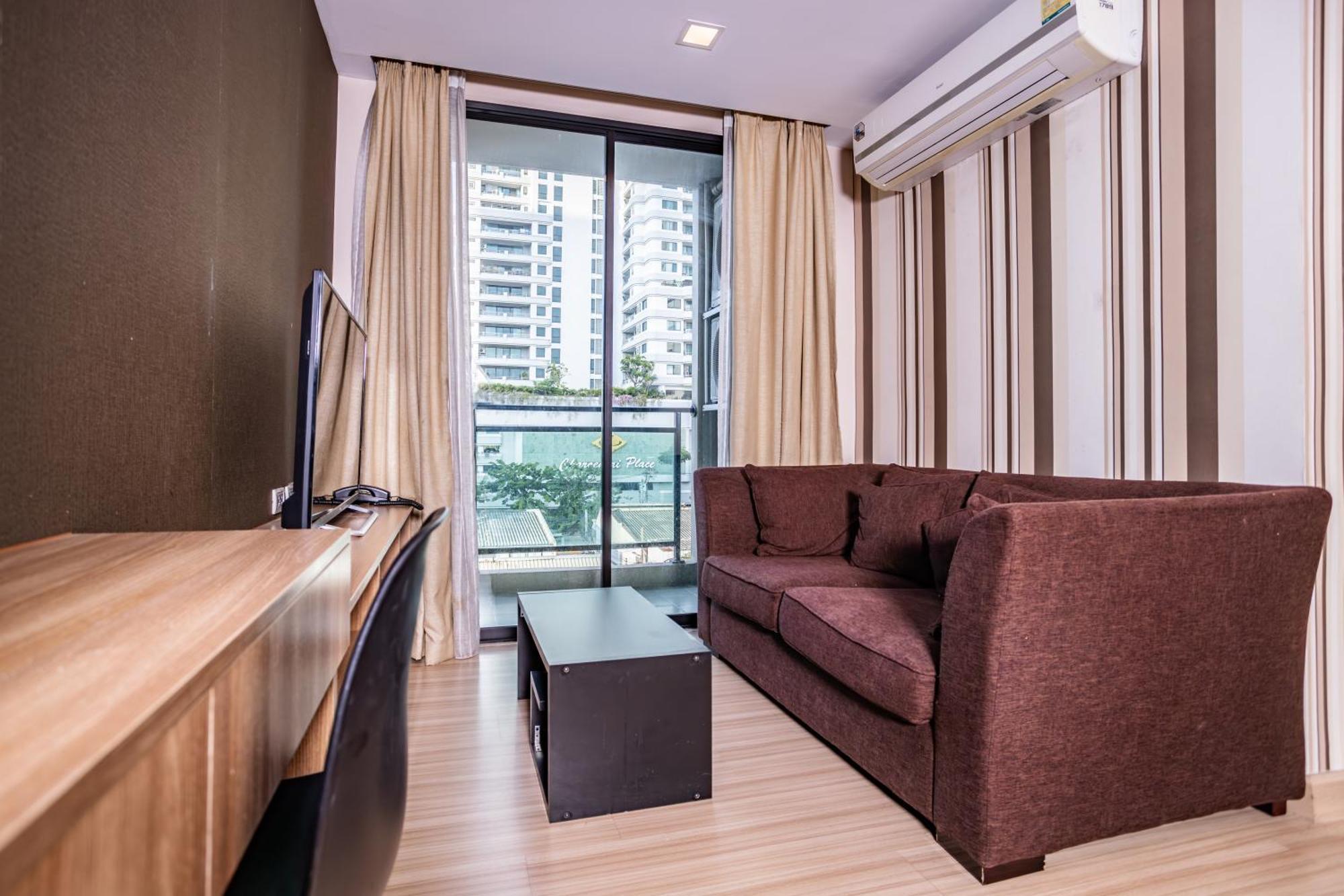 Ramada By Wyndham Bangkok Ten Ekamai Residences Екстериор снимка