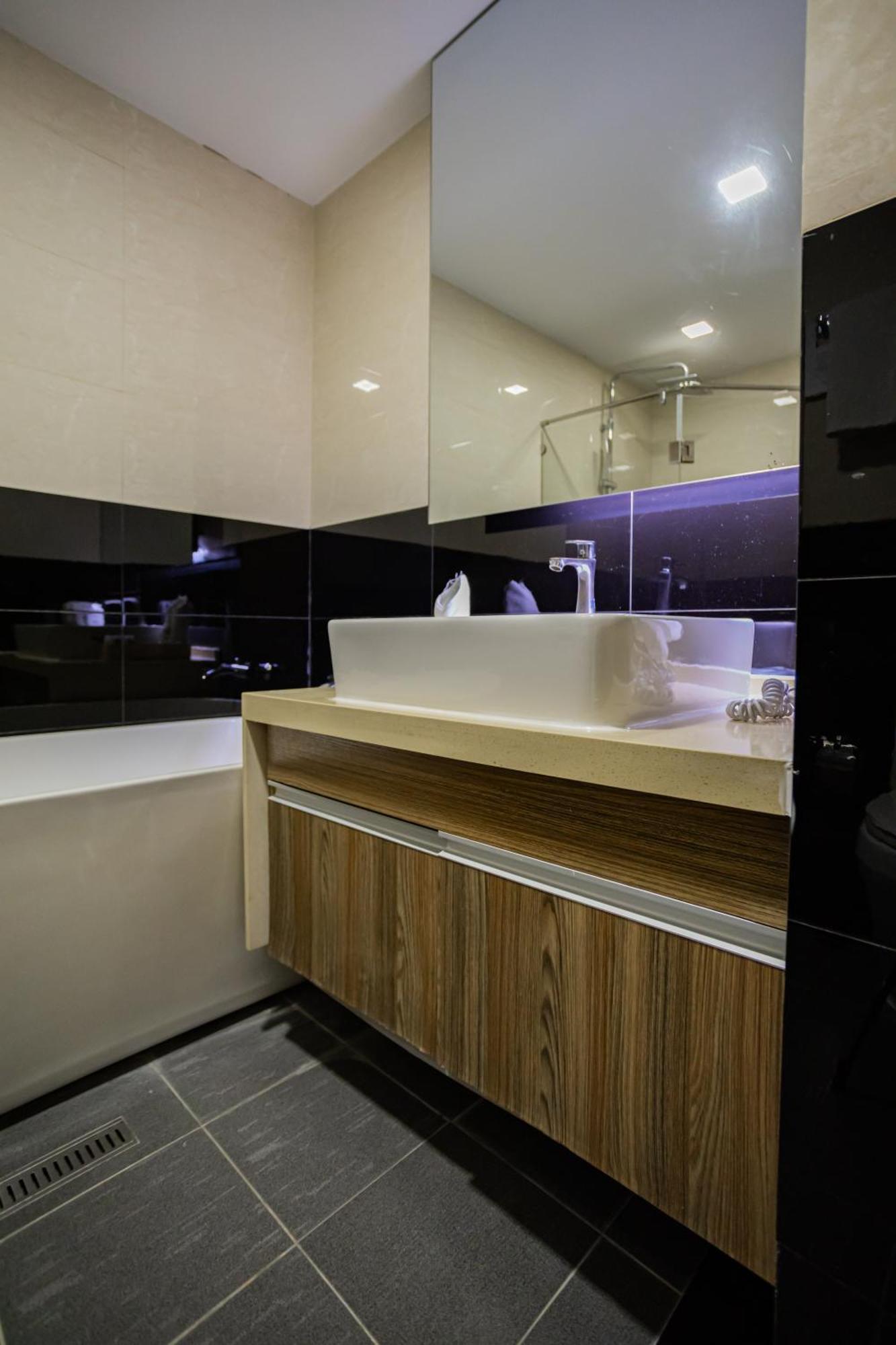 Ramada By Wyndham Bangkok Ten Ekamai Residences Екстериор снимка