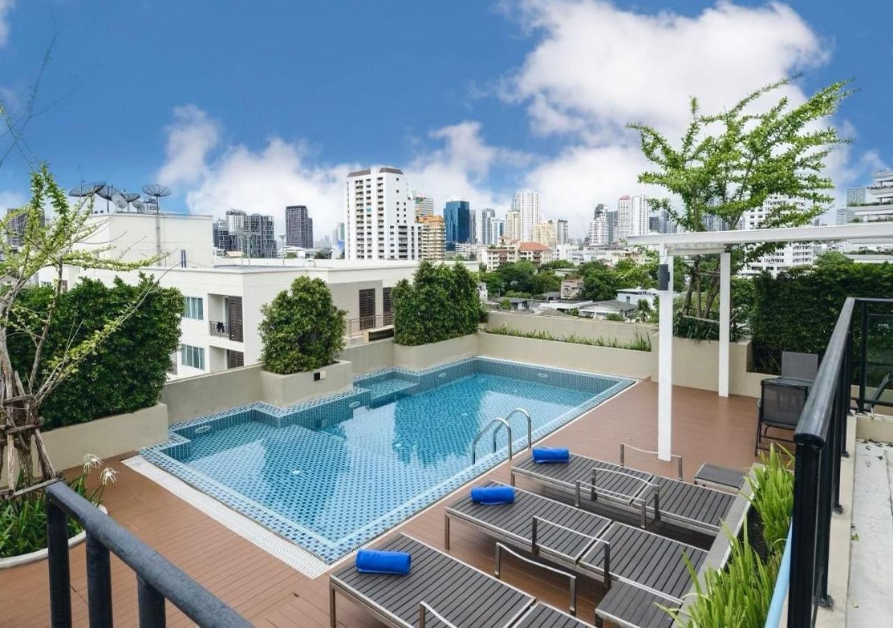 Ramada By Wyndham Bangkok Ten Ekamai Residences Екстериор снимка
